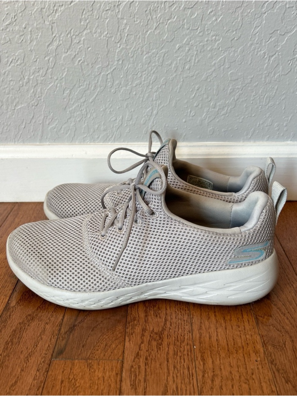 Skechers Go Run 600 Walking Running Shoes Women’s Size 8.5 Gray